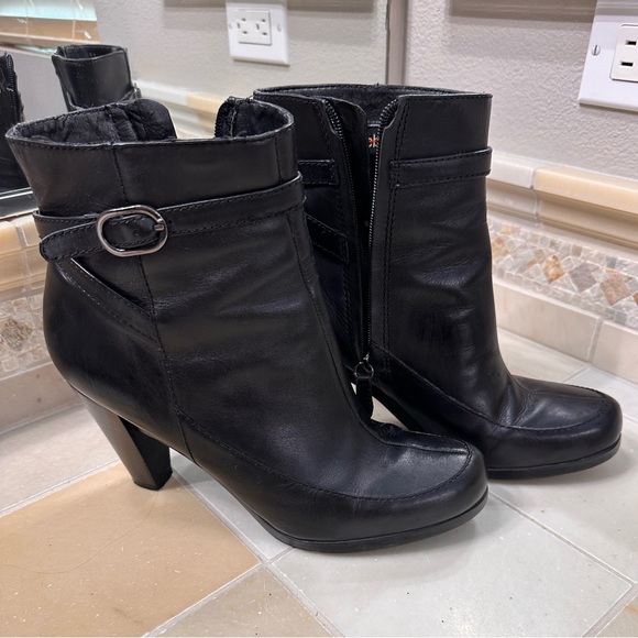 Reba Black Heeled Boots - Picture 1 of 8